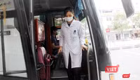Kiểm tra quân số lần cuối trước khi xe xuất phát. Ảnh: GVT.