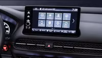 Tuy nhiên, so với một số đối thủ như Kia Seltos và Chevrolet Trax/Buick Envista, màn hình của HR-V không được đánh giá cao bằng.
