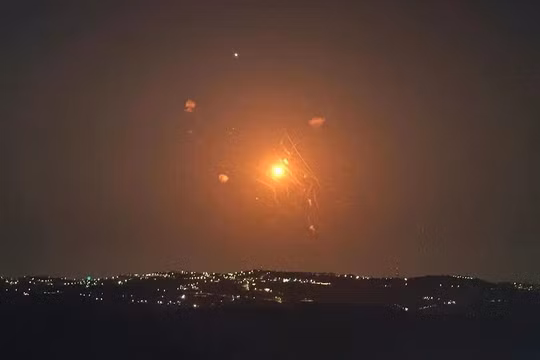 Hình ảnh Mỹ phóng tên lửa Patriot đánh chặn tên lửa đạn đạo Iran trên bầu trời Jordan. Ảnh: EPA.