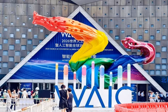 Khu triển lãm WAIC rộng hơn 100 nghìn mét vuông, hơn 1.100 doanh nghiệp tham gia, trưng bày hơn 3000 sản phẩm tiên tiến, có hơn 300 lần đầu ra mắt. Ảnh: HK01.