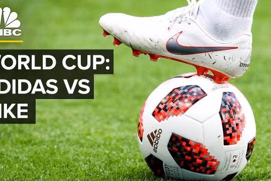 Sân chơi World Cup giờ đây đã trở thành nơi cạnh tranh quyết liệt của Adidas và Nike. Ảnh: CNBC.