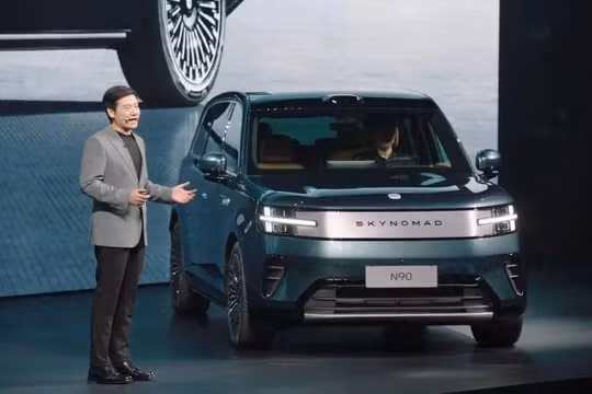 Xiaomi “bốc hơi” 124 tỷ USD vốn hóa, xe Skynomad là quân bài cuối cùng của CEO Lôi Quân để có thể hồi sinh. Ảnh: Sina.