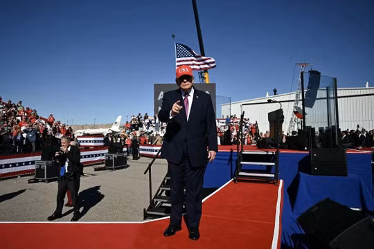 Tổng thống Mỹ Donald Trump phát biểu tại cuộc vận động ở Arizona ngày 14/10. Ảnh: AFP.