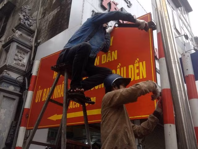 Hà Nội đồng loạt ra quân “giải cứu” vỉa hè (video) ảnh 5