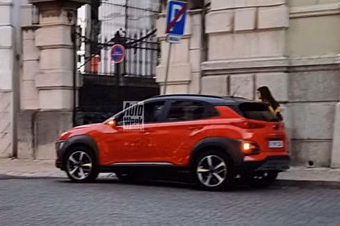 Hyundai Kona - đối thủ mới của Mazda CX-3 lần đầu lộ diện ảnh 4 hyundai-kona-doi-thu-moi-cua-mazda-cx-3-lan-dau-lo-dien-page-2-4