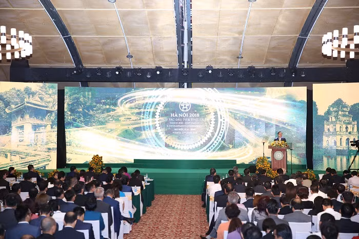 Hội nghị "Hà Nội 2018 - Hợp tác đầu tư và phát triển" thu hút nhiều nhà đầu tư trong và ngoài nước. Hội nghị "Hà Nội 2018 - Hợp tác đầu tư và phát triển" thu hút nhiều nhà đầu tư trong và ngoài nước.