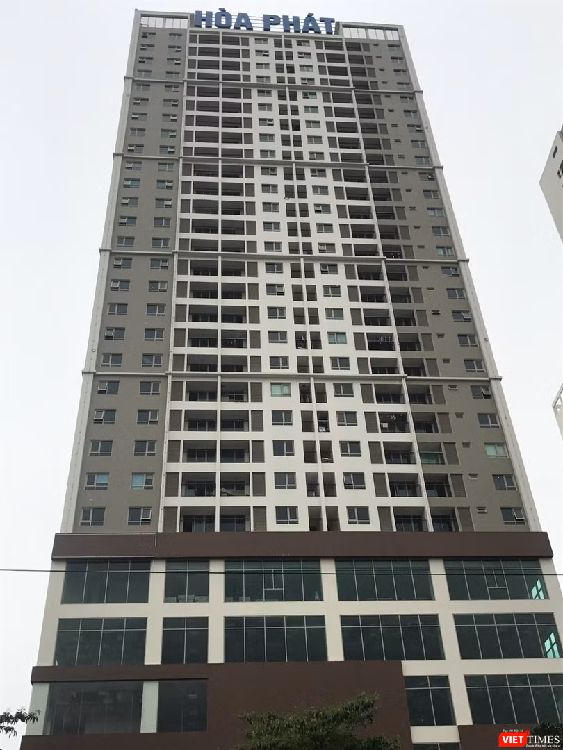 Khu vực dịch vụ thương mại từ tầng 1 đến tầng 6 chưa thi công hoàn thiện. Ảnh: Nguyễn Hiếu Khu vực dịch vụ thương mại từ tầng 1 đến tầng 6 chưa thi công hoàn thiện. Ảnh: Nguyễn Hiếu