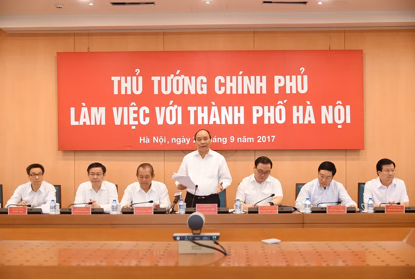 Thủ tướng nguyễn Xuân Phúc và các Phó Thủ tướng Chính phủ làm việc với lãnh đạo TP. Hà Nội. Ảnh: VGP/Quang Hiếu