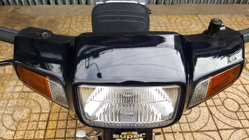 Honda Dream 'lùn' nội địa Nhật hàng hiếm tại Việt Nam ảnh 4 hang-noi-dia-nhat-ban-honda-super-cub-custom-100-2