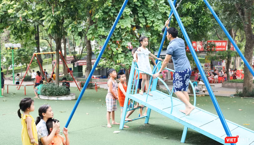 Trẻ em vui chơi 