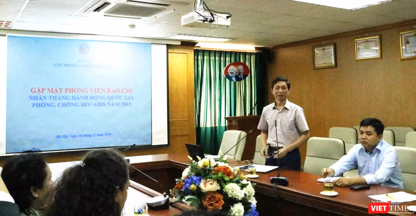 Buổi gặp mặt báo chí nhân Tháng hành động quốc gia phòng, chống HIV/AIDS và Ngày Thế giới phòng, chống HIV/AIDS (1/12). Ảnh: Minh Thúy