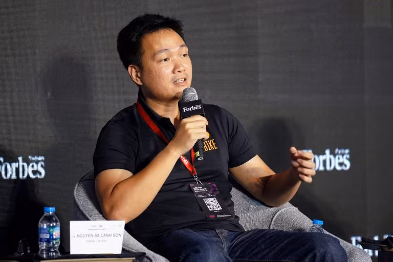 Ông Nguyễn Bá Cảnh Sơn - Nhà sáng lập kiêm CEO Dat Bike (Ảnh: Forbes) Ông Nguyễn Bá Cảnh Sơn - Nhà sáng lập kiêm CEO Dat Bike (Ảnh: Forbes)