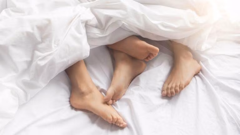 Chỉ vì xấu hổ với hàng xóm mà cặp vợ chồng phải giấu bệnh (Ảnh minh hoạ) Chỉ vì xấu hổ với hàng xóm mà cặp vợ chồng phải giấu bệnh (Ảnh minh hoạ)