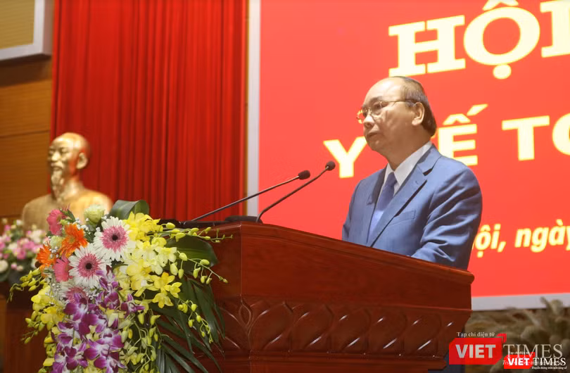 Theo Thủ tướng Nguyễn Xuân Phúc, Chính phủ sẽ quyết tâm cải thiện tình trạng quá tải bệnh viện, chất lượng dịch vụ y tế gắn với cơ chế tiền lương, giá dịch vụ y tế, BHYT (Ảnh: Minh Thuý)