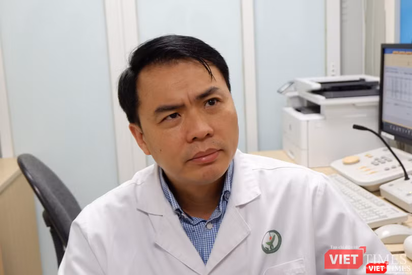 TS. BS. Lê Thanh Dũng - Trưởng khoa Chẩn đoán hình ảnh, Bệnh viện Hữu nghị Việt Đức (Ảnh: Minh Thuý)