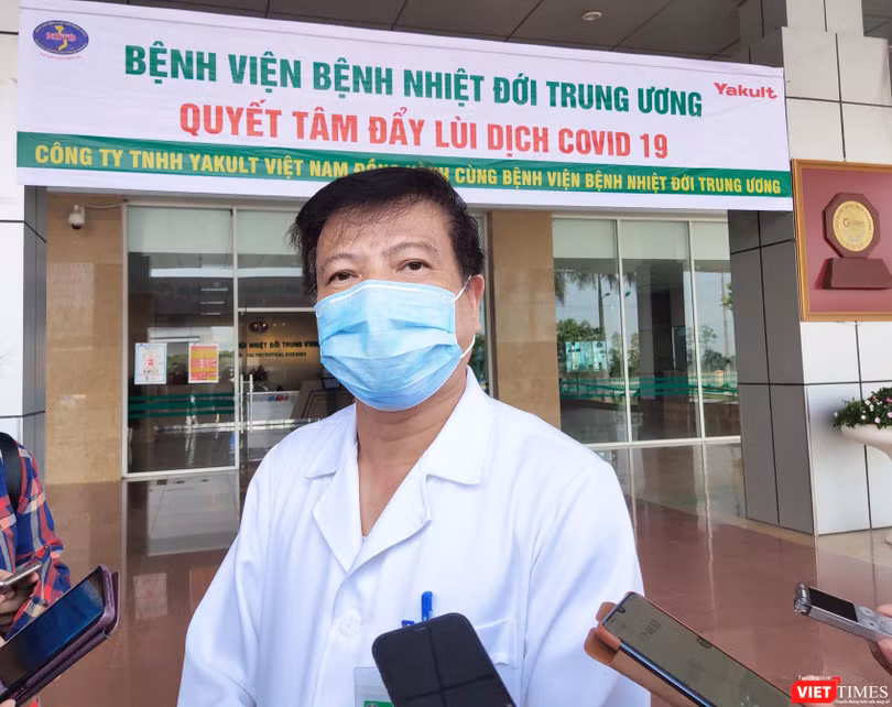 GS. TS. Nguyễn Văn Kính – Chủ tịch Hội Truyền nhiễm Việt Nam, nguyên Giám đốc Bệnh viện Bệnh Nhiệt đới Trung ương (Ảnh: Minh Thúy) 
