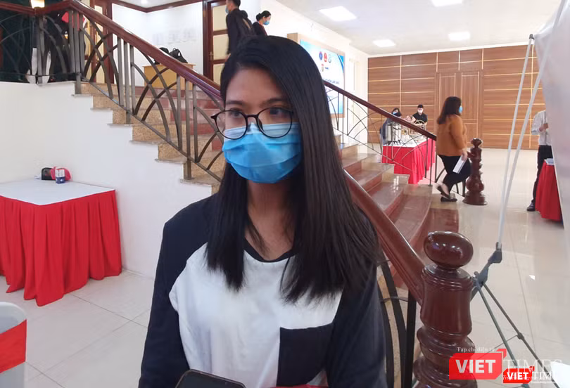Chị T.T.P.T., 25 tuổi, sống ở Bắc Ninh chia sẻ về việc tham gia thử nghiệm vaccine (Ảnh: Minh Thuý) Chị T.T.P.T., 25 tuổi, sống ở Bắc Ninh chia sẻ về việc tham gia thử nghiệm vaccine (Ảnh: Minh Thuý)