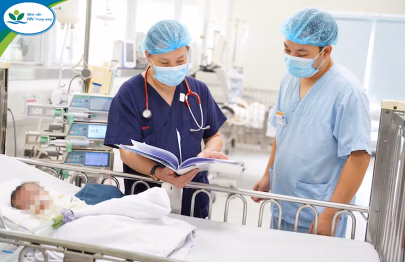 Khoa Điều trị tích cực Nội khoa – BV Nhi Trung ương tiếp nhận nhiều trường hợp trẻ biến chứng nặng giữa dịch COVID-19 do không đến viện kịp thời (BVCC) Khoa Điều trị tích cực Nội khoa – BV Nhi Trung ương tiếp nhận nhiều trường hợp trẻ biến chứng nặng giữa dịch COVID-19 do không đến viện kịp thời (BVCC)