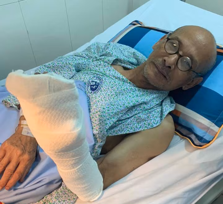 Nhà văn Nguyễn Văn Thọ tại Bệnh viện Xanh Pôn
