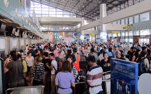Tăng chuyến bay Tết, ùn tắc cả... trên trời ảnh 1