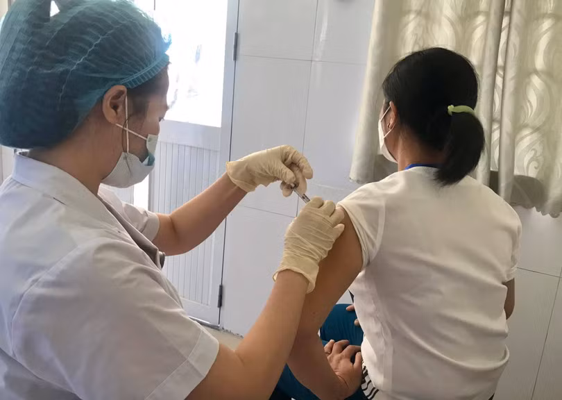 Người dân được tiêm vaccine (Ảnh - BL)
