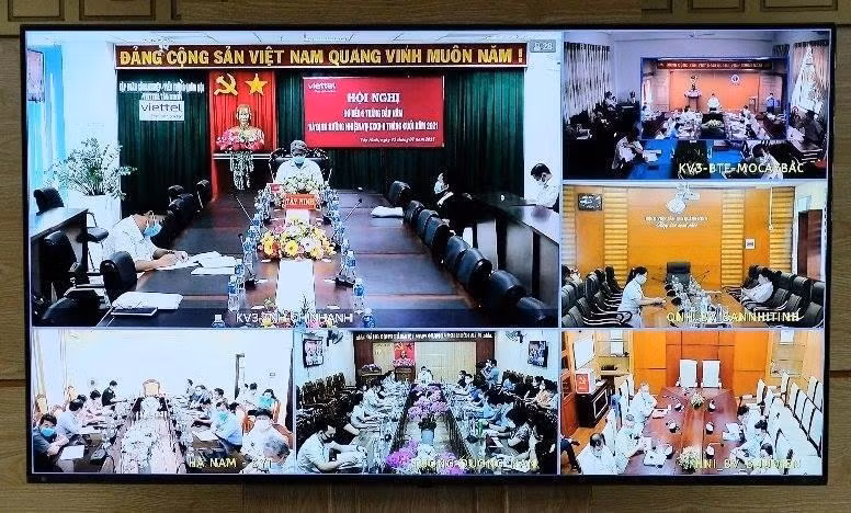 Hội nghị giao ban trực tuyến công tác phòng, chống dịch toàn quốc với 130 điểm cầu trên cả nước (Ảnh - Trần Minh) Hội nghị giao ban trực tuyến công tác phòng, chống dịch toàn quốc với 130 điểm cầu trên cả nước (Ảnh - Trần Minh)