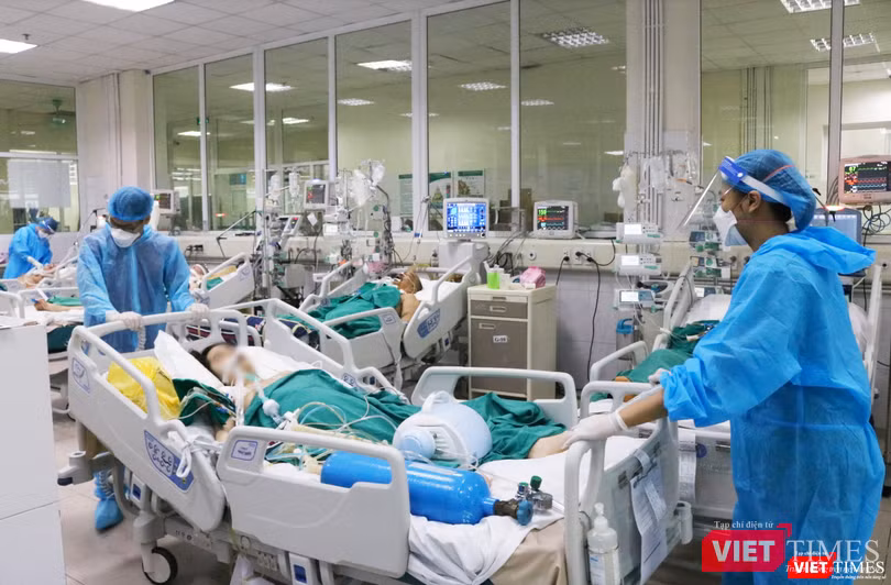 Khi bệnh án điện tử thay thế bệnh án giấy, các nhân viên y tế sẽ nhàn hơn trong việc theo dõi bệnh nhân Khi bệnh án điện tử thay thế bệnh án giấy, các nhân viên y tế sẽ nhàn hơn trong việc theo dõi bệnh nhân
