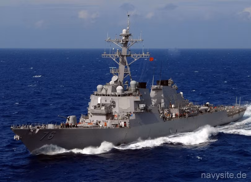 Tàu khu trục USS Higgins. Tàu khu trục USS Higgins.