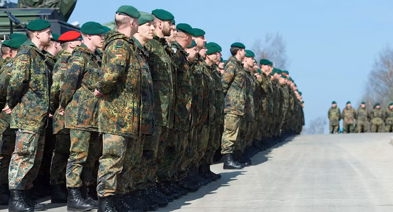 Lính Đức thuộc lực lượng NATO ở gần biên giới Nga. Lính Đức thuộc lực lượng NATO ở gần biên giới Nga.