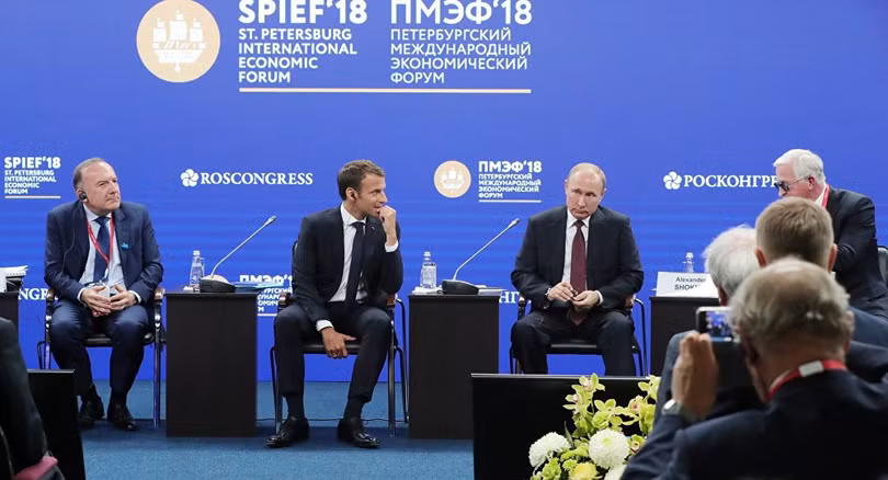 Ông Putin cùng các lãnh đạo quốc tế trong ội nghị thượng đỉnh kinh tế quốc tế Saint Petersburg 2018. Ông Putin cùng các lãnh đạo quốc tế trong ội nghị thượng đỉnh kinh tế quốc tế Saint Petersburg 2018.