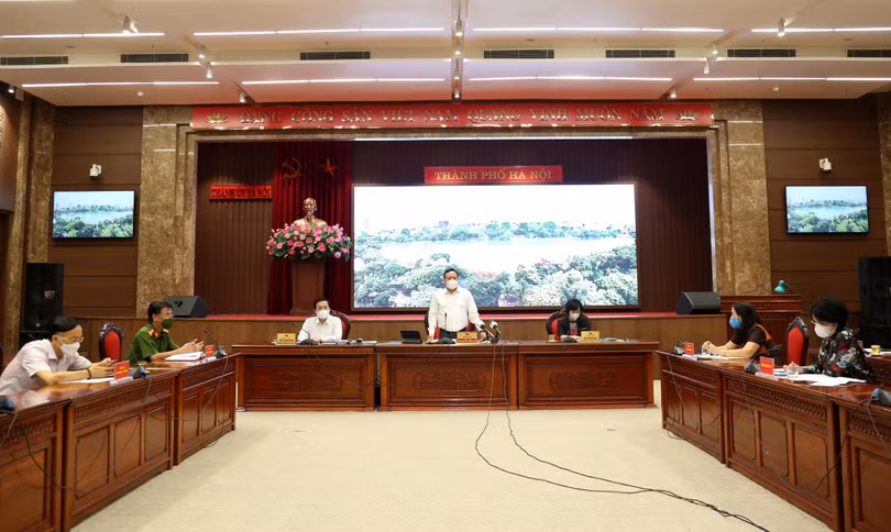 Toàn cảnh cuộc họp thông tin về công tác phòng, chống dịch COVID-19 trên địa bàn TP. Hà Nội diễn ra vào chiều nay (Ảnh - Thành Uỷ HN) Toàn cảnh cuộc họp thông tin về công tác phòng, chống dịch COVID-19 trên địa bàn TP. Hà Nội diễn ra vào chiều nay (Ảnh - Thành Uỷ HN)