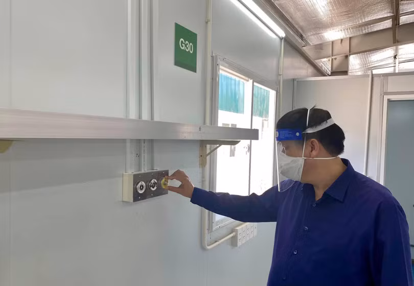 Bộ trưởng Bộ Y tế Nguyễn Thanh Long kiểm tra họng oxy, khí nén và máy hút trung tâm tại Trung tâm hồi sức tích cực ở Bệnh viện Hữu nghị Việt Đức (Ảnh - Vũ Mạnh Cường) Bộ trưởng Bộ Y tế Nguyễn Thanh Long kiểm tra họng oxy, khí nén và máy hút trung tâm tại Trung tâm hồi sức tích cực ở Bệnh viện Hữu nghị Việt Đức (Ảnh - Vũ Mạnh Cường)
