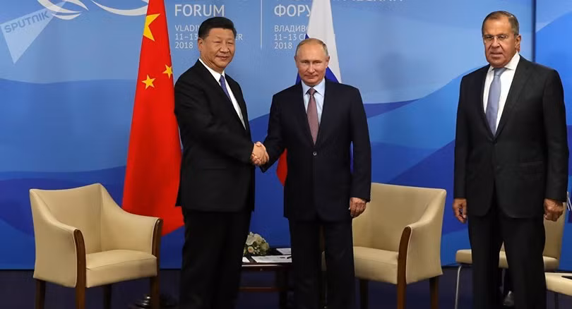 Tổng thống Nga Vladimir Putin và Chủ tịch Trung Quốc Tập Cận Bình tại Diễn đàn Kinh tế Phương Đông EEF 2018.