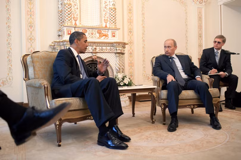 Ông Obama nói chuyện tại nông trang của ông Putin vào 7.7.2009 ở Moscow, Nga.