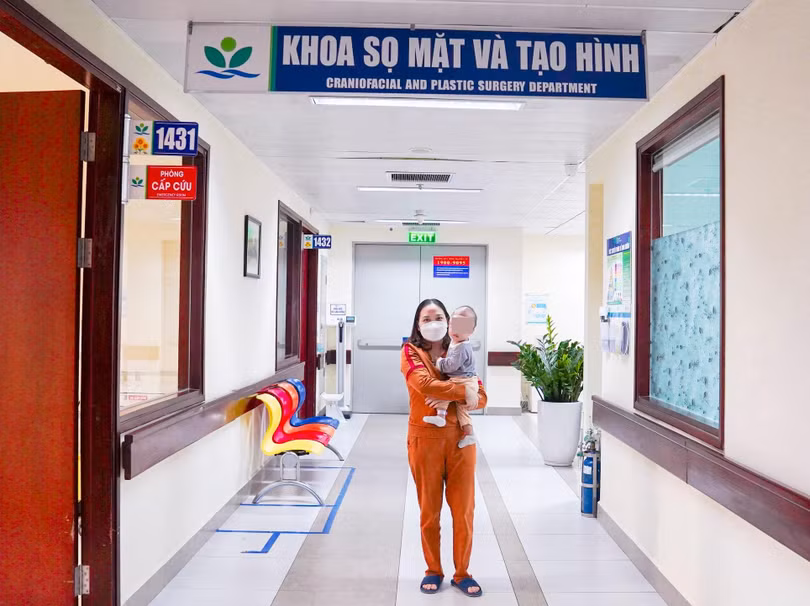 Bé M. khoẻ mạnh sau phẫu thuật (Ảnh - BVCC) Bé M. khoẻ mạnh sau phẫu thuật (Ảnh - BVCC)