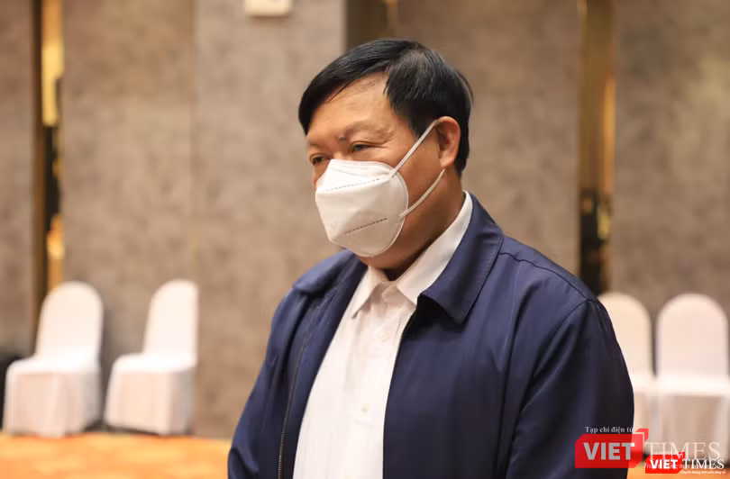 Theo ông Tuyên, để hạn chế tỉ lệ bệnh nhân COVID-19 tử vong, Bộ Y tế đã chuyển sang chiến lược mới trong công tác điều trị (Ảnh - Minh Thuý) Theo ông Tuyên, để hạn chế tỉ lệ bệnh nhân COVID-19 tử vong, Bộ Y tế đã chuyển sang chiến lược mới trong công tác điều trị (Ảnh - Minh Thuý)