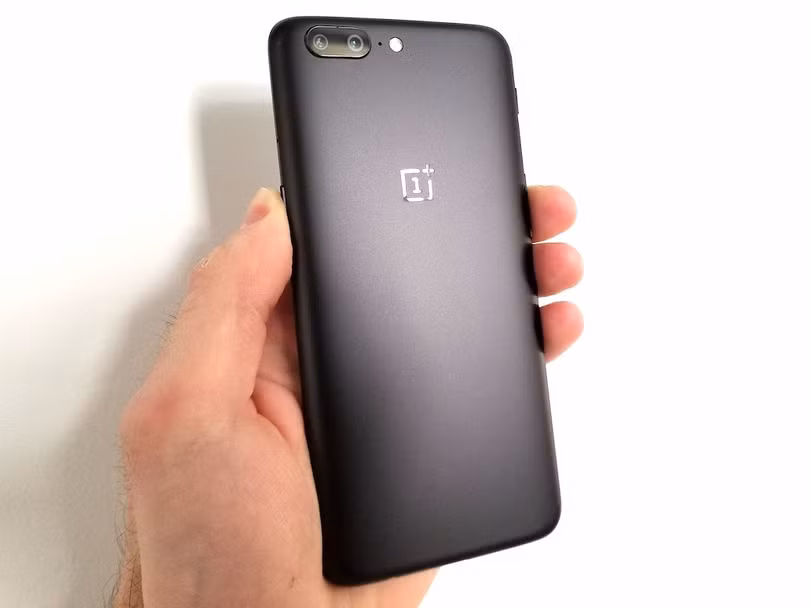 Điện thoại "trong mơ" kết hợp từ 8 smartphone khác nhau ảnh 13