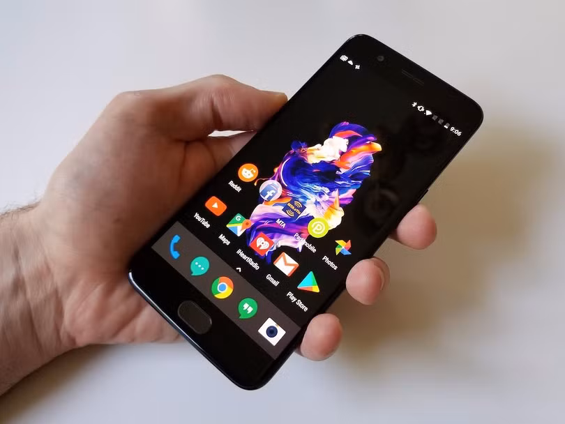 Điện thoại "trong mơ" kết hợp từ 8 smartphone khác nhau ảnh 8