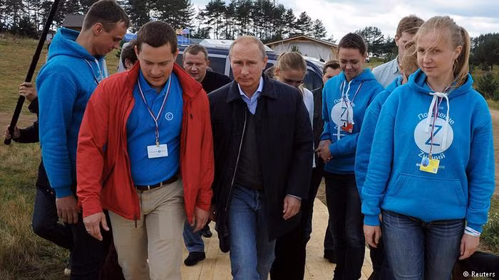 Ông Vladimir Putin vẫn giữ được sự yêu mến của giới trẻ Nga. Ông Vladimir Putin vẫn giữ được sự yêu mến của giới trẻ Nga.