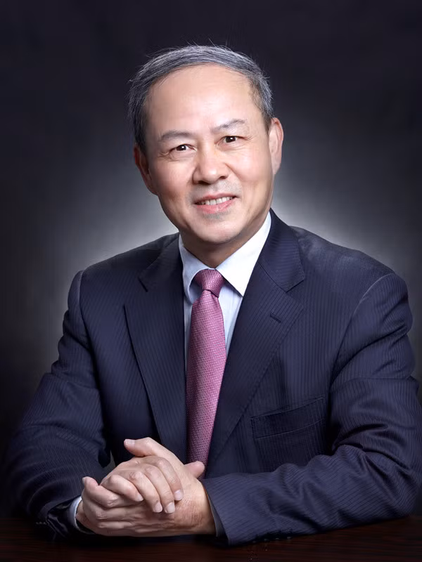 Ông Lâm Cương là giáo sư khoa học chính trị tại Đại học giao thông Thượng Hải cho rằng Mỹ-Trung có quan hệ phụ thuộc lẫn nhau nên mối quan hệ giữa hai nước không thể quá tồi tệ.