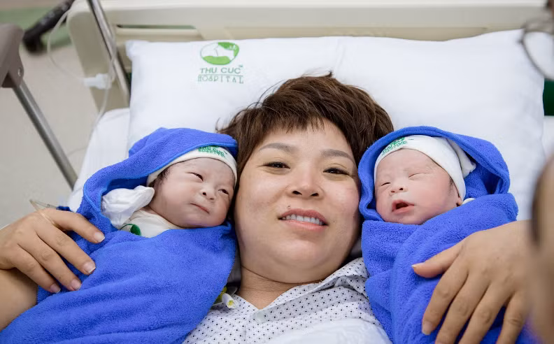 3 mẹ con chị M. (Ảnh - BVCC) 3 mẹ con chị M. (Ảnh - BVCC)