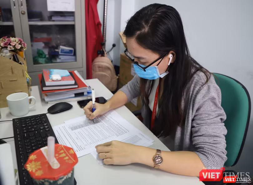 Tư vấn viên trực 24/24 để tư vấn cho tình nguyện viên (Ảnh - Minh Thuý) Tư vấn viên trực 24/24 để tư vấn cho tình nguyện viên (Ảnh - Minh Thuý)