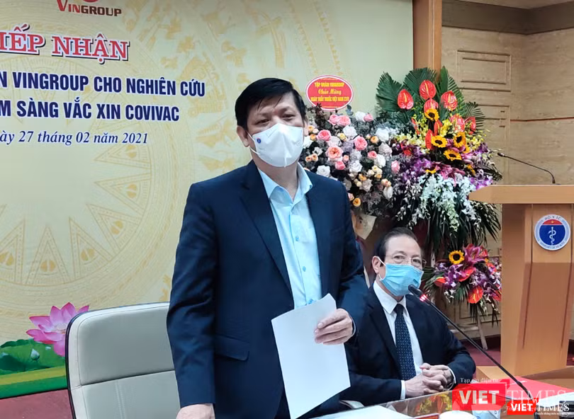 Theo ông Long, hiệu lực bảo vệ của vaccine phòng COVID-19 chỉ tồn tại trong một thời gian nhất định (Ảnh - Minh Thuý)