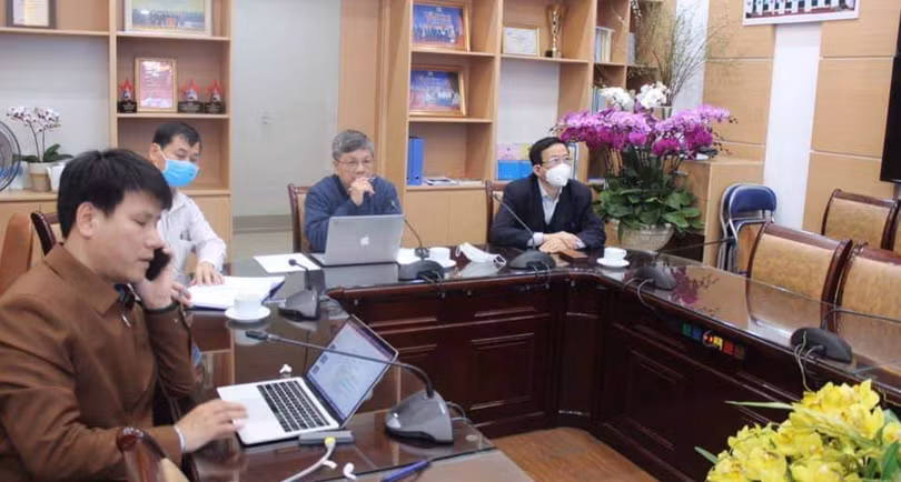 Tổ hội chẩn chuyên môn hội chẩn trực tuyến với các bệnh viện về bệnh nhân mắc COVID-19 nặng (Ảnh - BYT) 