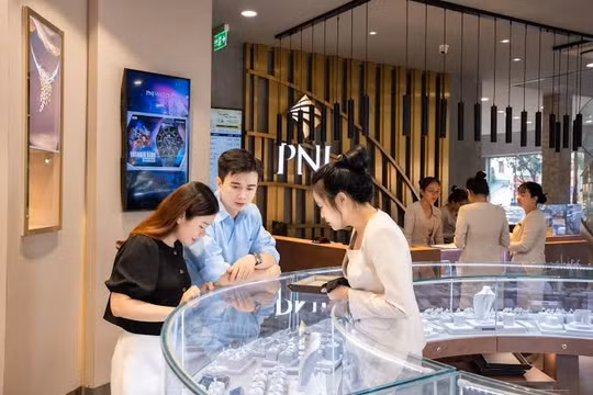 PNJ nói gì về mối quan hệ với Người Bạn Vàng và chuỗi kim cương Cashion?