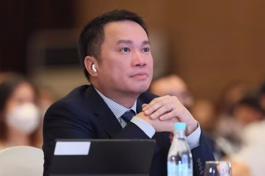 Gia đình Chủ tịch Techcombank Hồ Hùng Anh "bỏ túi" thêm 3.000 tỷ đồng trong một ngày