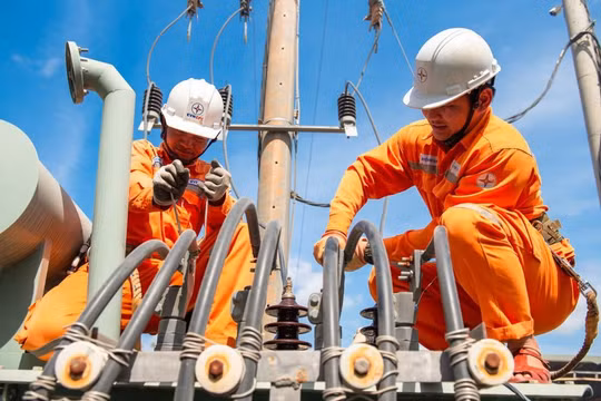 Bất ngờ: EVN lãi khủng, hết lỗ lũy kế, có 152.000 tỷ đồng gửi ngân hàng 
