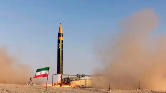 UAE đình chỉ mọi hoạt động thương mại, tài chính với Iran sau vụ tấn công tên lửa