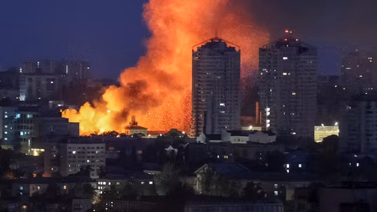 Nga phóng tên lửa đạn đạo vào Kiev trong đêm, nhiều người bị thương
