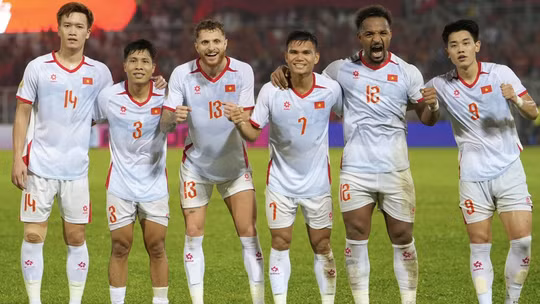 Đánh bại Malaysia với tỷ số 2-0, Việt Nam tạo được lợi thế lớn trước trận bán kết lượt về